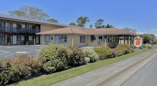 Aura Inn Monterey