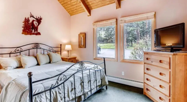 Люкс с видом на реку Estes Park Condos