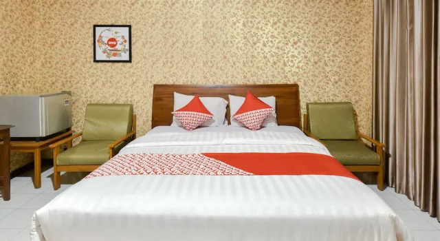 Двухместный номер Deluxe Sekar Ayu Hotel Malioboro Mitra RedDoorz