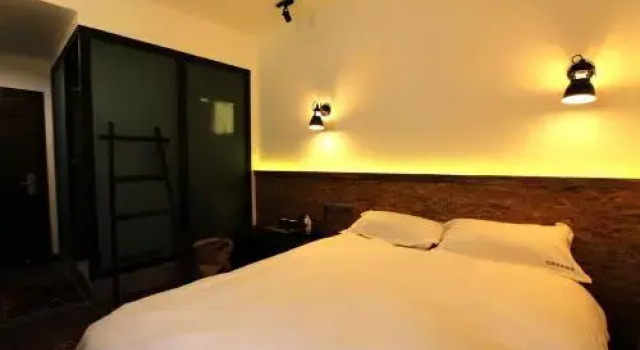 Siguniang Mountain Xileju Theme Inn, Book Hotel Mount Siguniang Sichuan
