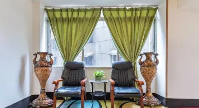Yijia Hotel, Prenota Hotel Hotel a Sichuan con parcheggio, Parcheggio