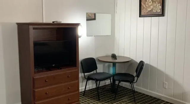Четырёхместный номер Standard Boone trail inn