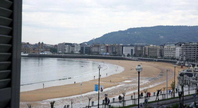 SEAFRONT LUXURY STUDIO - by SanSebastianApartments.es, Rezerwuj Apartament Hotele w Baskonia z parkingiem, Parking