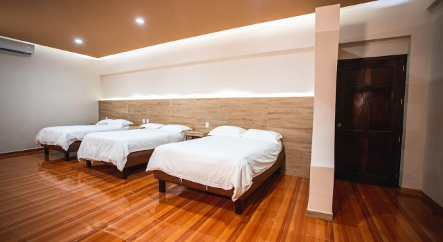 Трёхместный номер Luxury Hotel Luna Caribe
