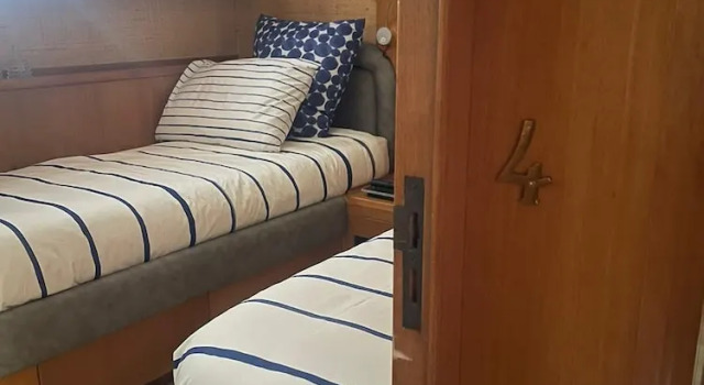 Двухместный номер Standard с видом на канал Davidon Yacht