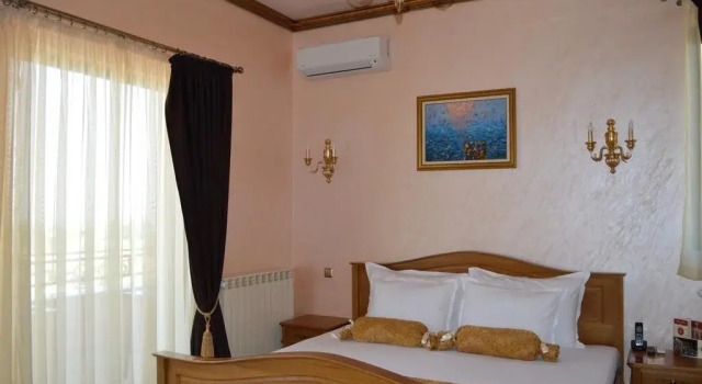 Alchemist Residence Von Goldenburg, Boek Hotel Belashtitsa 