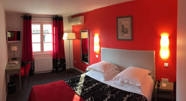 Номер Superior Hotel du Pont Vieux, au pied de la Cité Médiévale