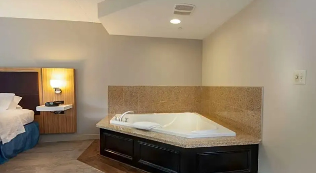 Двухместный люкс Hampton Inn Doylestown