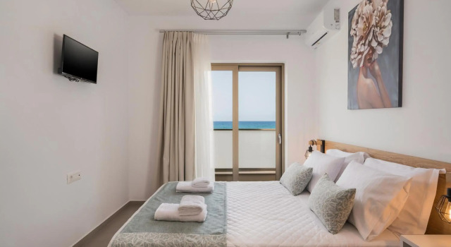 INDIGO BLUE Seaside Deluxe Apartments