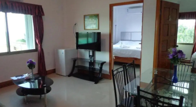 Люкс Enjoy Hotel