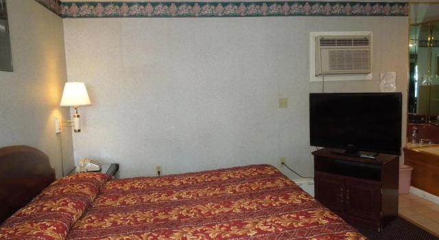 Wagon Wheel Inn, Забронировать Мини-отель Ленокс Bousquet Ski Area, рядом с Guido's Marketplace