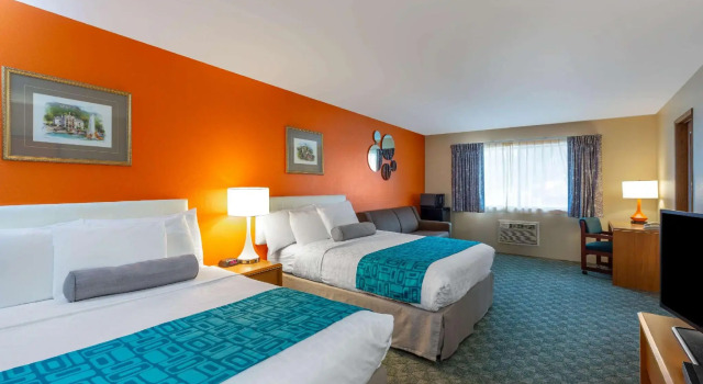 Четырёхместный номер Deluxe Howard Johnson by Wyndham Leavenworth