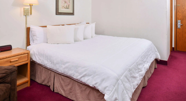 Двухместный номер Standard Sauk River Inn & Suites, a Travelodge by Wyndham