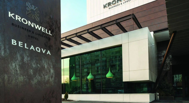 Kronwell Brasov Hotel, Varaa Hotelli Hotellit Prahova Valley pysäköinnillä, Pysäköinti