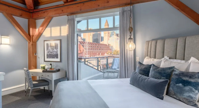 Номер Standard Пентхаус с балконом и с видом на город Boston Yacht Haven