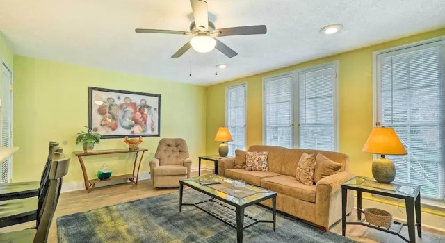 Johnson City Vacation Rental 1 Block to ETSU, 预订 酒店 约翰逊城 田纳西州
