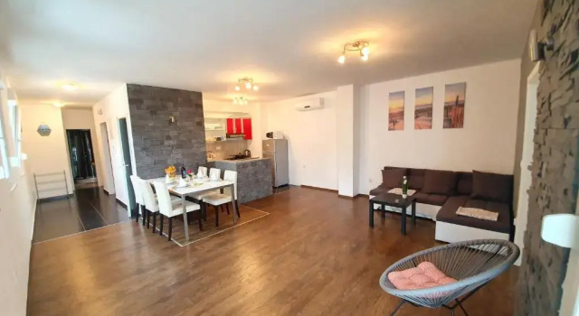 Апартаменты с балконом Apartments Lara