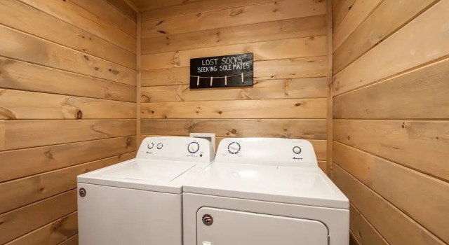 Creekside Manor Too 2 Bedroom Cabin by RedAwning