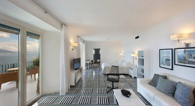 Люкс Hotel Bristol