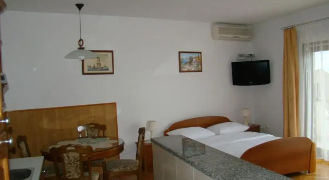 Семейная студия Apartments Villa Sunce