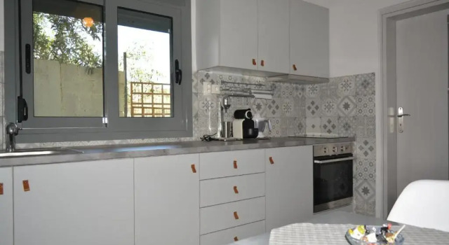 Коттедж c 1 комнатой Varkizas Cottages