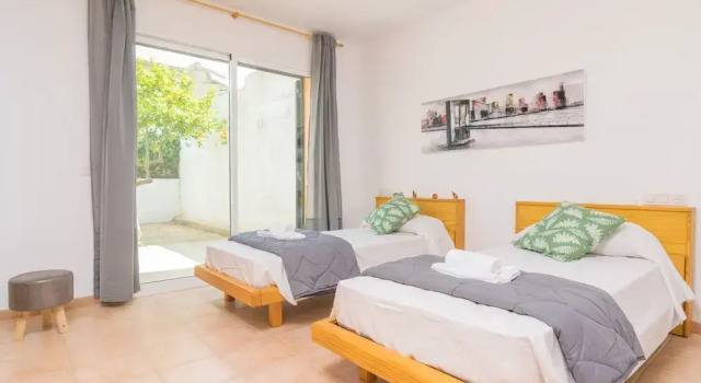 Goixa in Lloseta With 3 Bedrooms and 2 Bathrooms, Book Villa  