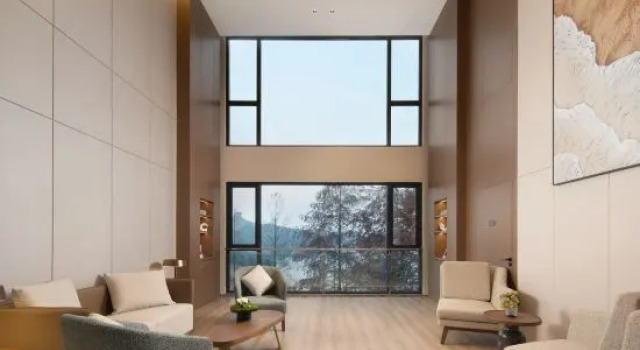 Hampton by Hilton Chongqing Changshou Lake, Varaa Hotelli Hotellit Chongqing Area uima-altaalla, Uima-allas