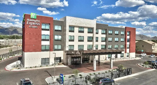 Holiday Inn Express & Suites Albuquerque East by IHG