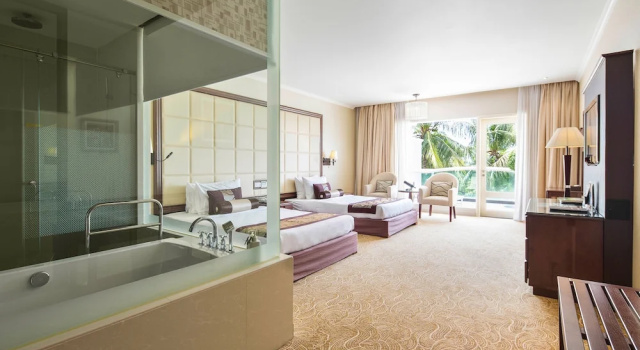 Номер Deluxe с балконом и с красивым видом из окна Sea Links Beach Hotel