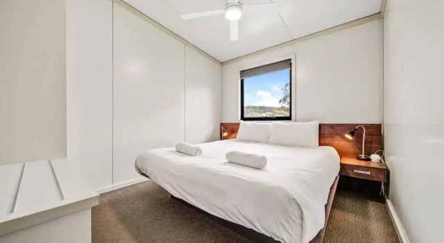 Ecocrackenback 9 'Sustainable, luxurious chalet close to the slopes.', Забронировать Шале Бизнес-отели Kosciuszko National Park, 4* 5*