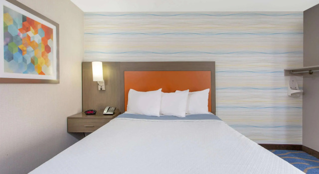Days Inn by Wyndham Lanham Washington DC