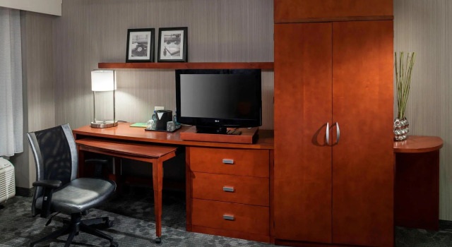 Четырёхместный номер Standard Courtyard by Marriott Seattle Kirkland