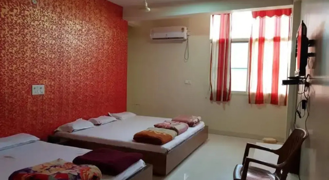 Номер Standard New Hotel Shree Radha Krishna Palace