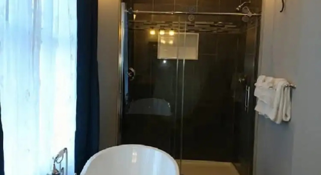 Люкс Luxury Saltair Inn Waterfront B&B