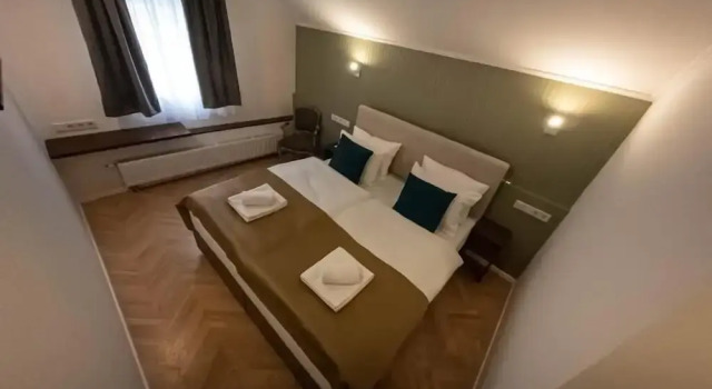 Hotel Petrakija, Забронировать Отель Отели Сараево с завтраком, рядом с Фонтан Себилж, Завтраки