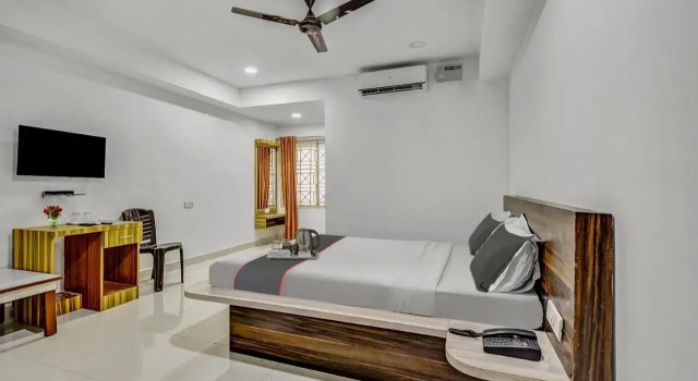 Collection O 70105 Hotel Sai Town House, Rezervovat Hotel Mangalúru Bangalore