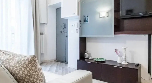 Hintown Submarine's Apartment, Забронировать Апартаменты/квартира Милан Ломбардия, рядом с Colonne di San Lorenzo