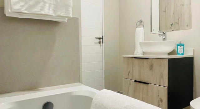 Mikeys place On New: 2bed2bath no.1 with Free WiFiNetflix, Boek Hotel Midrand 