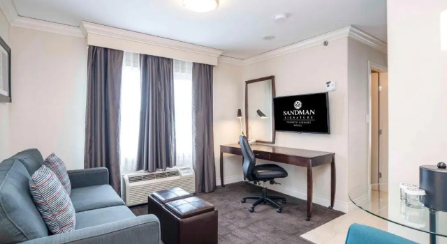 Двухместный номер Standard Sandman Signature Toronto Airport Hotel