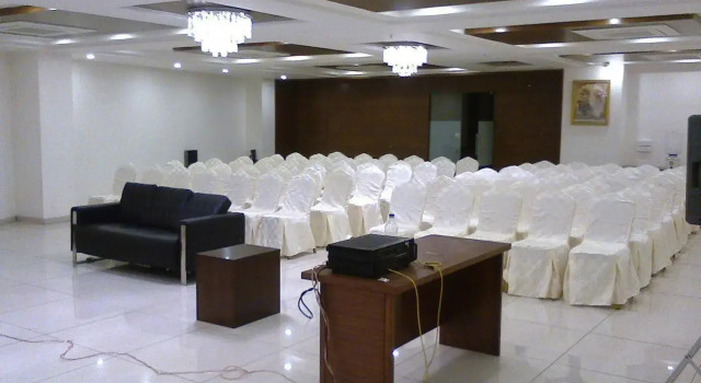 OYO 4938 Hotel Dev Aadi, Rezerwuj Hotel Hotele w Gujarat ze śniadaniem, Śniadanie
