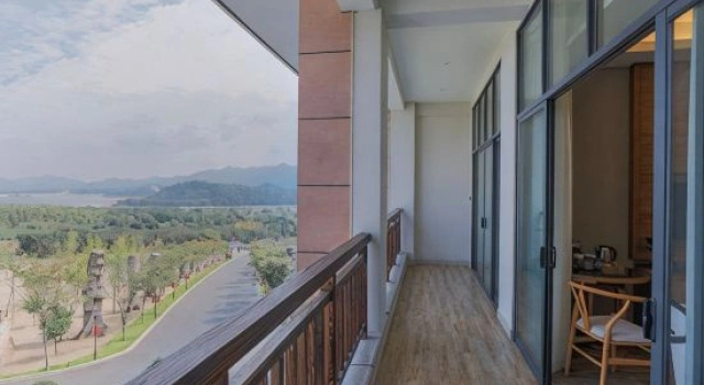 Люкс с видом на воду Yixing Yangxian Lake Junlai Hotel Co., Ltd.
