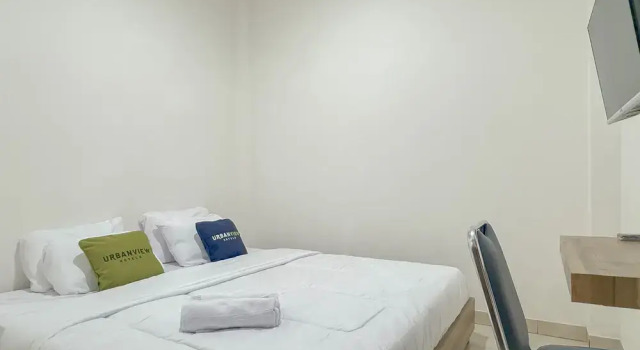 Urbanview Hotel Maharani Garut