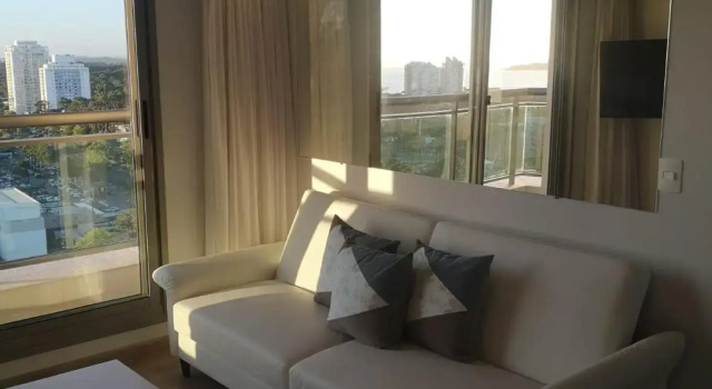 Place Lafayette Espectacular Vista Piso 19, 1 Dorm, Amenities, Prenota Hotel Hotel a Maldonado con piscina, Piscina