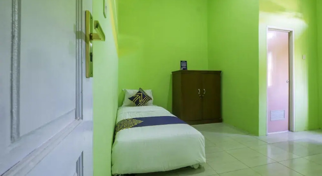 Economy Zimmer OYO 2859 Fatan Costel Syariah