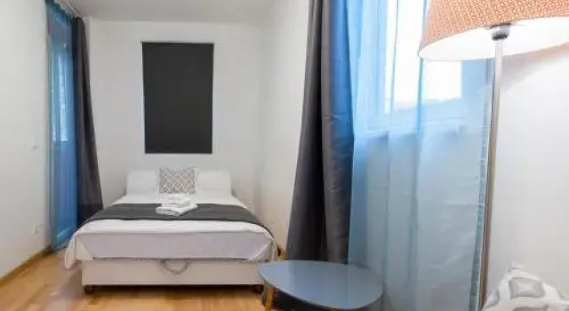 Modern 3 Br Apt with Balcony, Varaa Hotelli Budapest Budapest