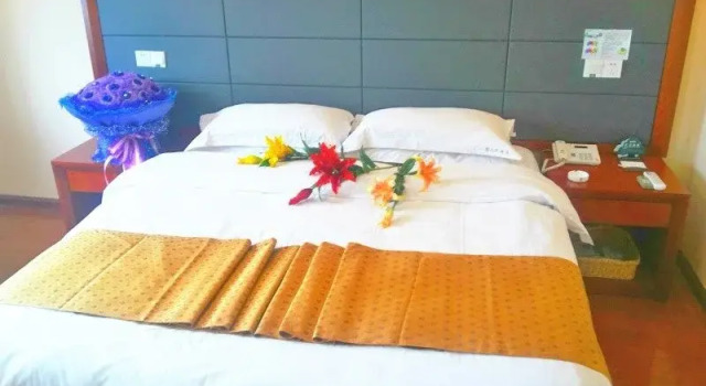 GreenTree Inn Nangtong Renmin Road Express Hotel, Varaa Hotelli Hotellit Nantong pysäköinnillä, Pysäköinti