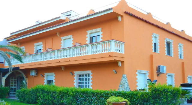 Hotel Costa Jonica, Varaa Hotelli Sellia Marina Calabria