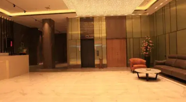 Jinlidu Hotel, Rezerwuj Hotel Hotele w Tieli z parkingiem, Parking