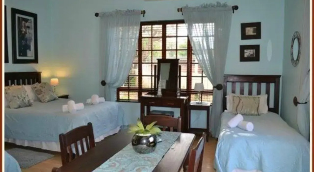 Двухместный номер Standard с видом на бассейн Jock-Inn Guest House