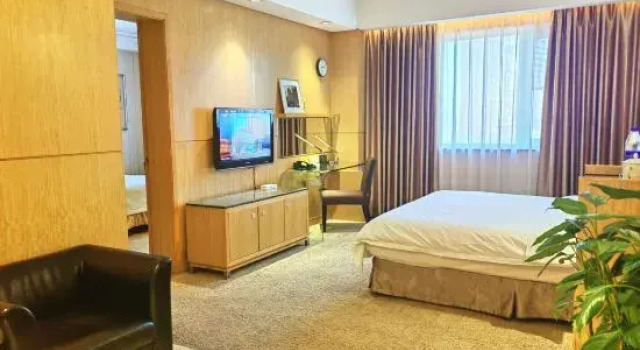 Семейный люкс Jiyuan Century Hotel
